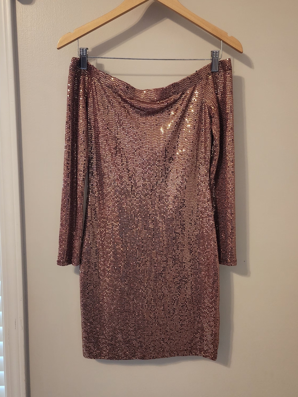 Windsor Sequin Mirror Ball Off-Shoulder Mini Dress - Rose Gold, Size Medium